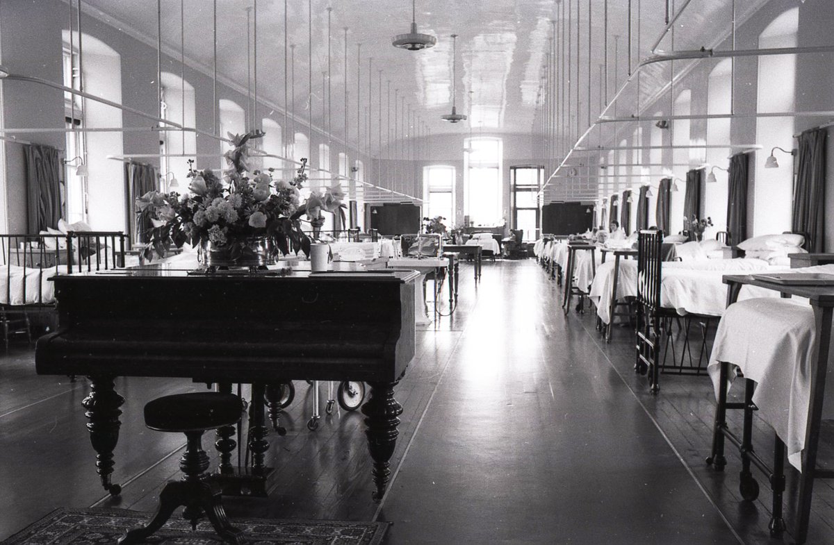 lhsaeul's tweet photo. Photograph of a hospital ward with a piano at the Royal Infirmary of #Edinburgh.
Dr John Guy, c.1963
#LHSAPhotographs https://t.co/059JJn8tHk