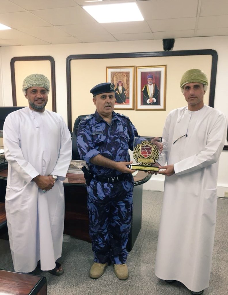 MuscatSSC's tweet photo. كرمت لجنة الرياضة المدرسية بمحافظة مسقط صباح اليوم  مركز شرطة بوشر ومجمع السلطان قابوس الرياضي ببوشر على إسهامهم الفاعل في إنجاح فعاليات سباق إختراق الضاحية لمدارس المحافظة التعليمية.
@OmanSSA
@mct_edu
#فعاليات_تعليميه_مسقط https://t.co/ANb6UZTUX7