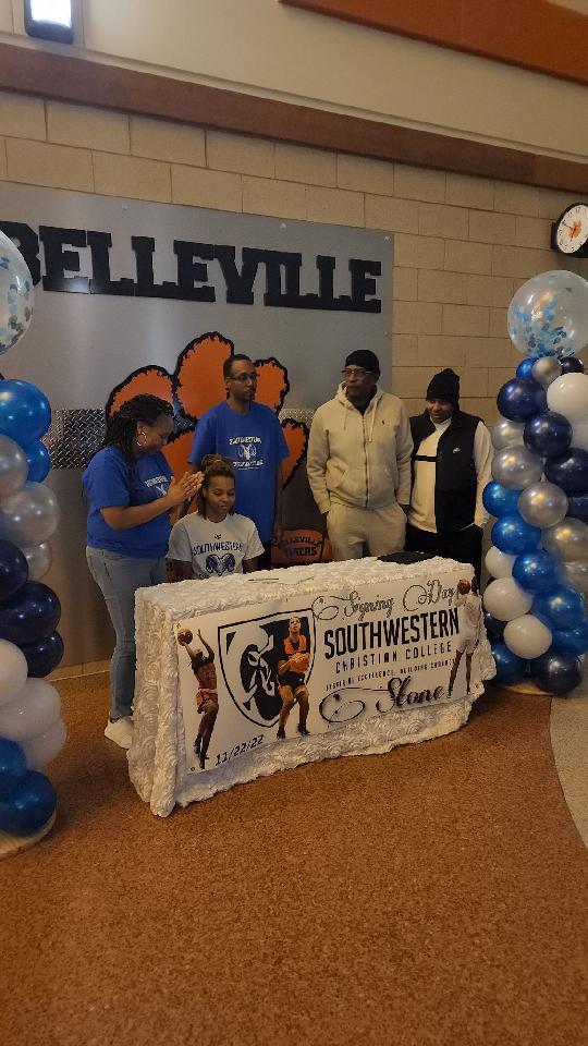 Excited for <a href="/AniyahStoneP/">23🎸</a> I had the pleasure of attending her signing yesterday for Southeastern Christian College🏀... They getting a good one!!!