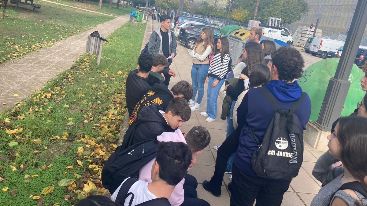 Apropam la <a href="/UIBuniversitat/">Universitat de les Illes Balears - UIB</a> als futurs alumnes👏
Els alumnes de 1r de batxillerat de <a href="/CSantAntoniAbat/">Col·legi Sant Antoni Abat</a> visiten el campus universitari i participen a tres activitats #SeràsUIB 
Un matí ben entretingut🌞😀
seras.uib.cat
<a href="/DOIP_UIB/">DOIP</a> <a href="/UEspai/">Una finestra des de l'espai</a>