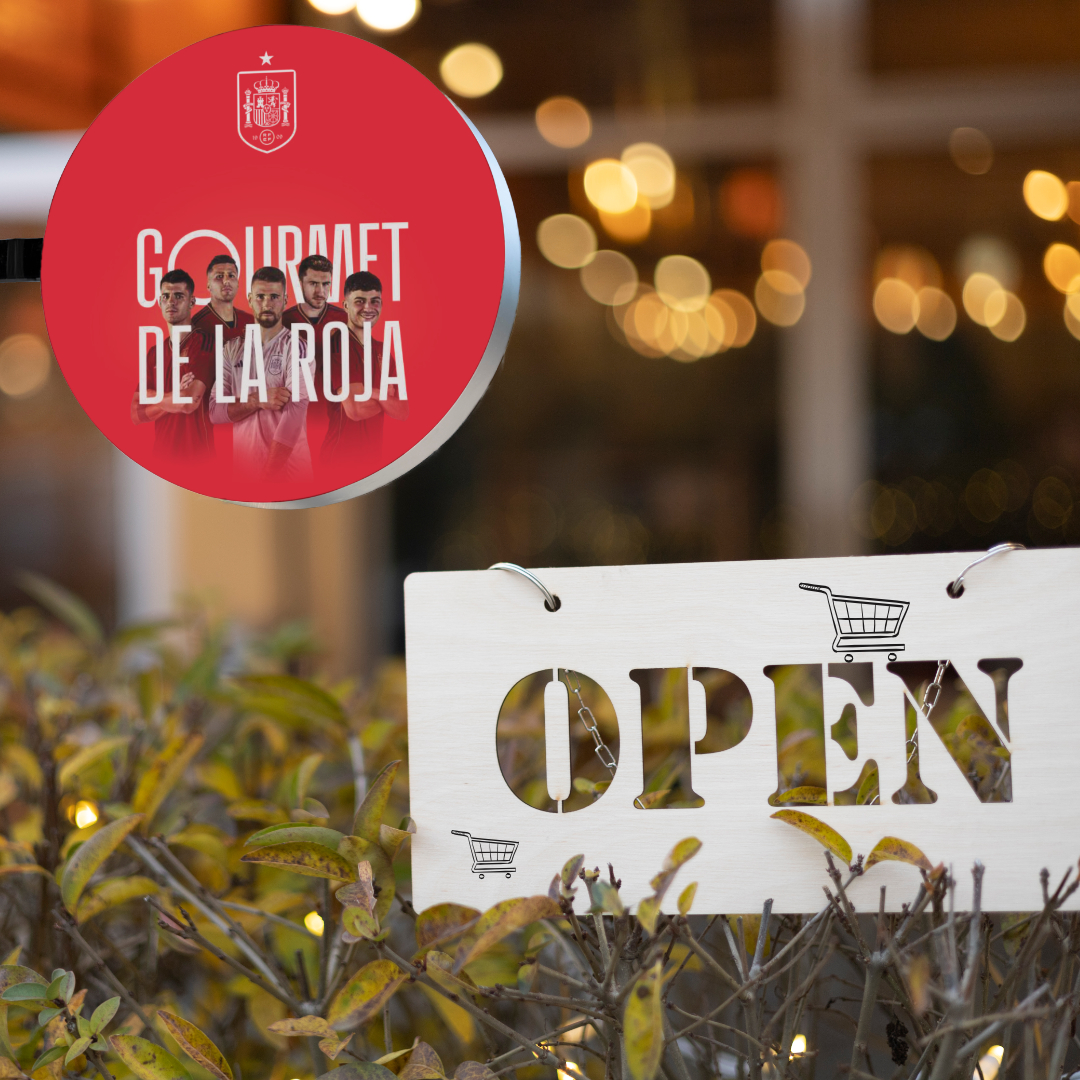 No te quedes en fuera de juego en el próximo partido de tu selección, y haz tu pedido en nuestra tienda online.
Entra en elgourmetdelaroja.com o también puedes encontrarnos en tiendas de conveniencia.
¡¡¡VAMOS ESPAÑA!!!

#AQueSabeLaRoja