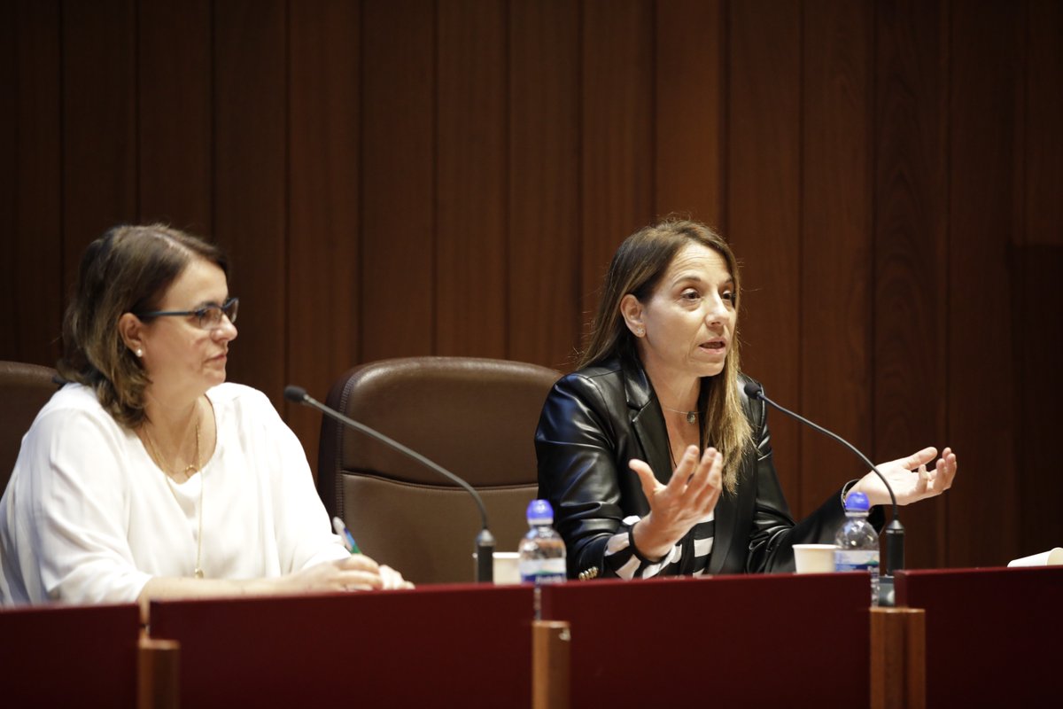 emprendecanario's tweet photo. 🧐 ¿Tiene edad el emprendimiento? #EmprenDay22 trae esta mesa de debate donde se abordan los retos, oportunidades y cuestiones derivadas de esta cuestión.

👉 ¡Aquí el streaming!

📺 https://t.co/CfZk6A1Dqz https://t.co/6RBIeJrC3B