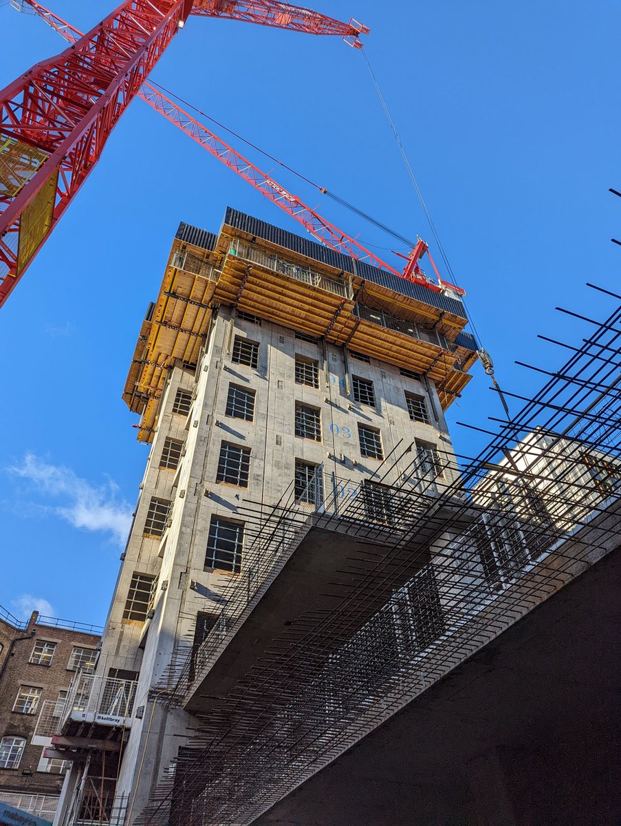 Worship Square keeps climbing!

jmarchitects.net/worship-square…

#jmarchitects #wearejmarchitects #architecture #design #construction #jmcommercial #london #shoreditch #slipform #concrete #HBReavis #WorshipSq