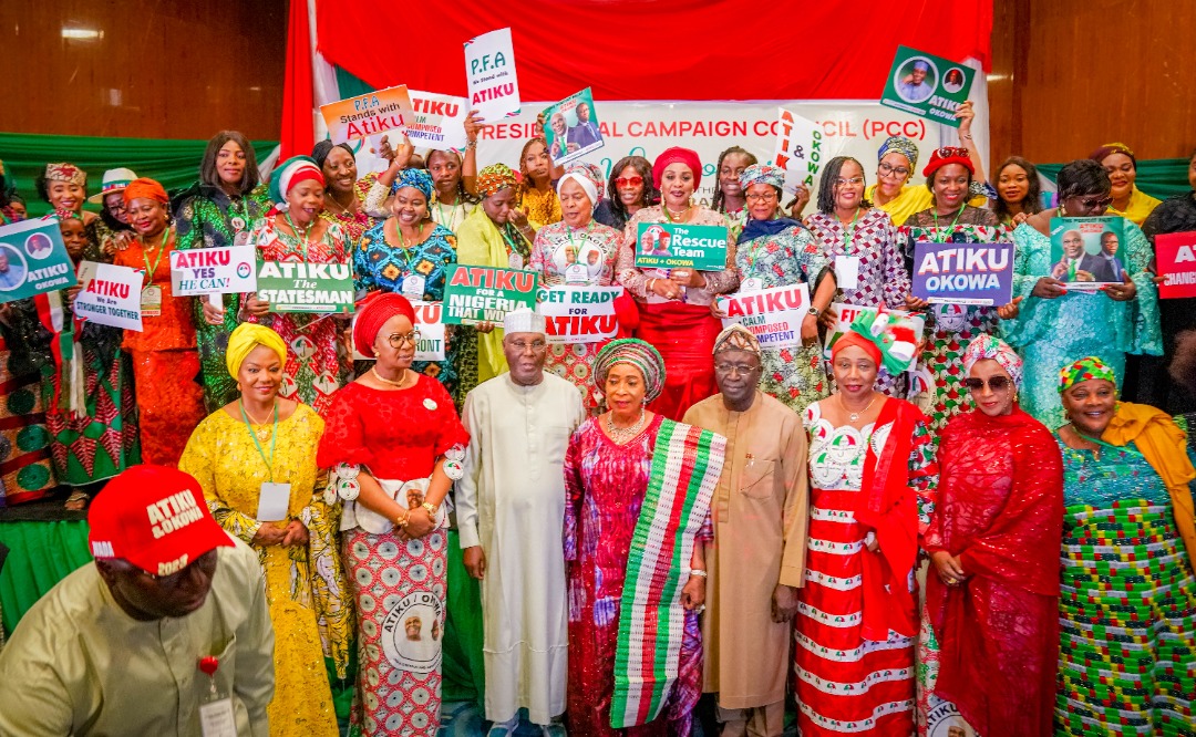 TitiAtiku_'s tweet photo. Today at the inauguration of PDP Woman Presidential Presidential Campaign Council (PCC)
#titiatiku 
#atikuiscoming #shecampaign https://t.co/hBRUqdQcDI