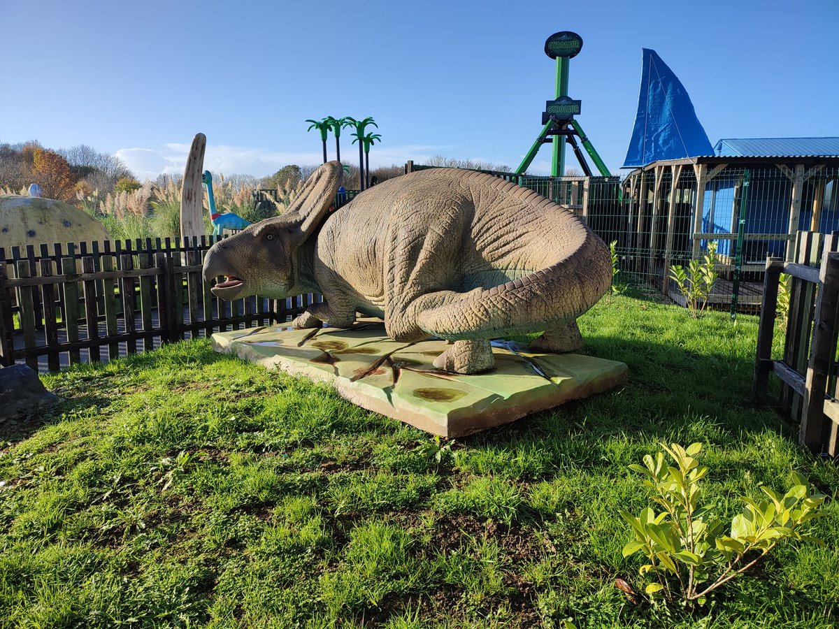 STEMManorCroft's tweet photo. Having a roarsome time inbetween our STEM workshops @gulliversfun @NorthStarSSE #lunchbreak #northstar2022 @Manorcroft_Sci @DeltaManorCroft https://t.co/m8kzuvP7bT