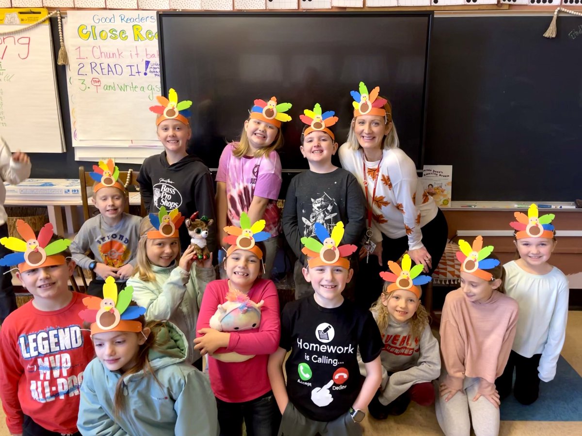 EmilyCron16's tweet photo. Happy Thanksgiving from these sweet third grade turkeys 🦃 #wcsdletsgo @ElmSt_WCSD https://t.co/2dkvvYqTfb
