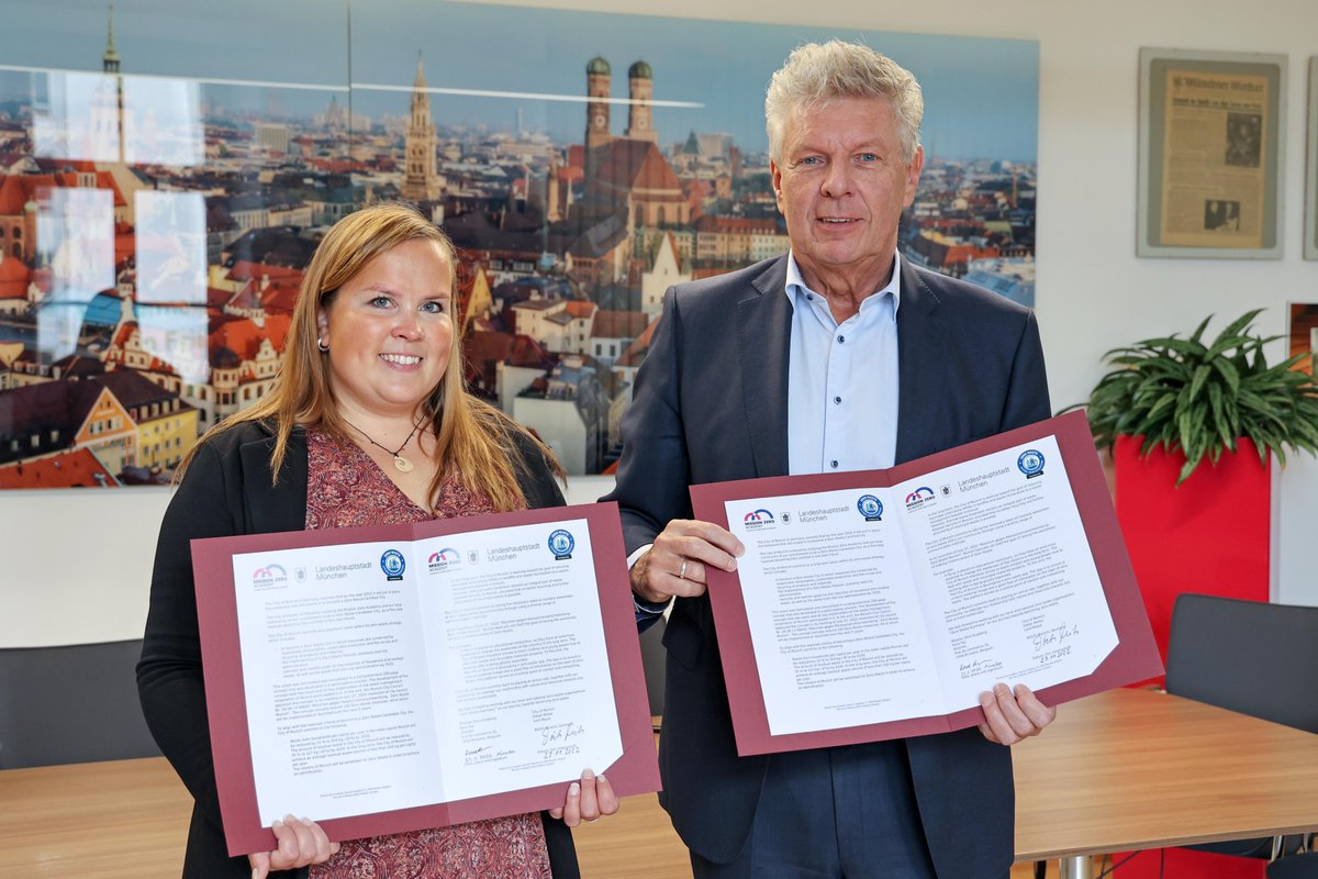 München wird Zero Waste City
Oberbürgermeister Dieter Reiter hat heute gemeinsam mit Kaisa Karjalainen von <a href="/zerowasteeurope/">Zero Waste Europe</a> den offiziellen Antrag der Stadt München auf Zertifizierung unterzeichnet. <a href="/Wupperinst/">Wuppertal Institut</a> <a href="/rehabrepublic/">rehab republic</a> awm-muenchen.de/zerowastecity