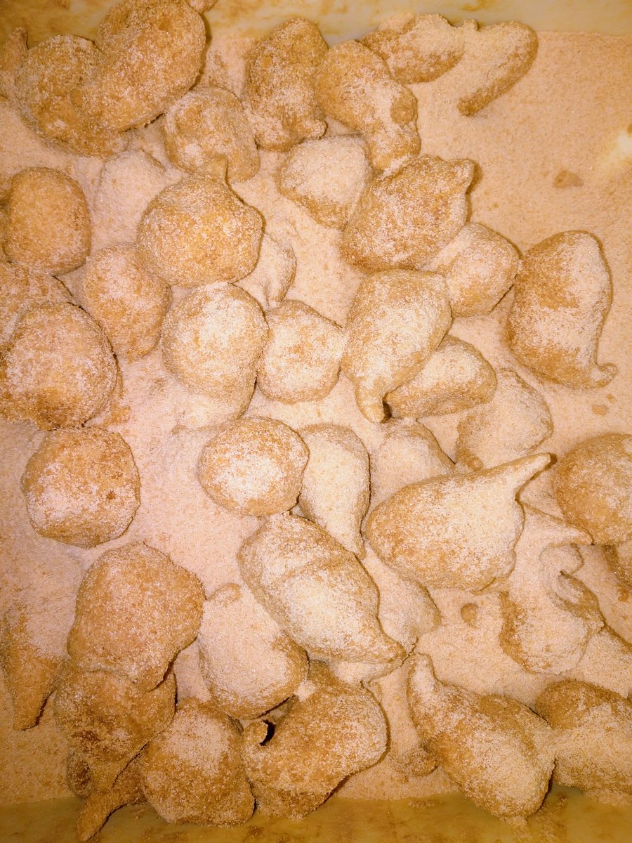 doughnu03107821's tweet photo. 🎉🎉🎉まんぷく🍩＋給付　ぷくぷく😋プレゼント企画😋 No.79🎉🎉🎉

🎁ドーナツ１００個＋もちキナコ３０個 ＋1000円ギフト券🎁

➡１名様🎉🎊🤩🎊🎉

遠方🗾cool宅急便🚚💨

応募方法： RT🔃とか

🍩〆切：2500RT達成で夢うつつ気味に抽選❗️

🍩当選発表：当垢🎊

🍩抽選：夢うらない🎯 https://t.co/VXewurnorh
