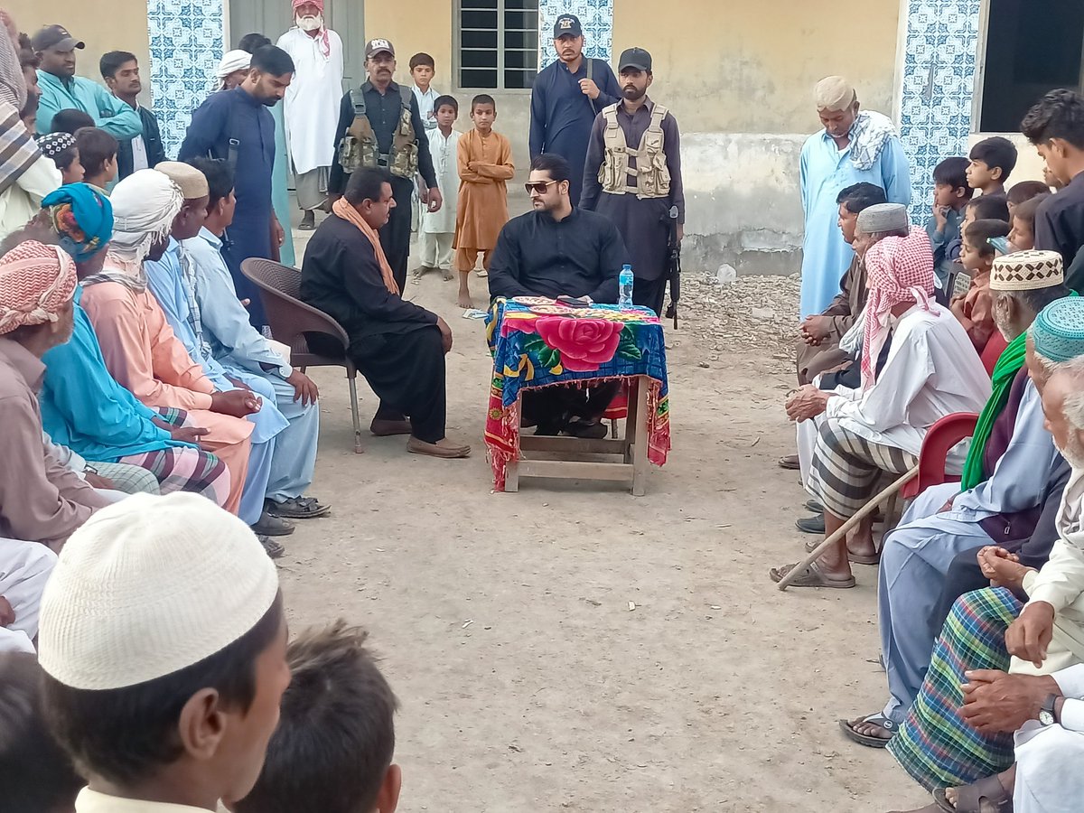 sirajuddin110's tweet photo. @GhanwerIsranSb Distribute Ration bags tents and blankets
Uc Maatu Village Hussain Ali Khan isran.. https://t.co/RJ8KliaBuZ