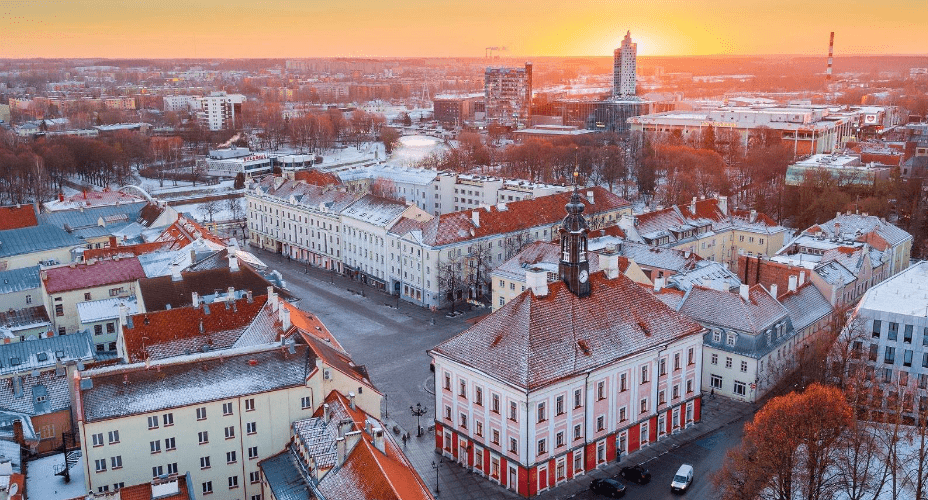 Trekulttuuri's tweet photo. Ystävyyskaupunkitoiminnan juhlavuosi!
Tampereen ja Tarton ystävyyskaupunkisopimus täyttää 30 vuotta. Tartto on mukana Tampereen Kirjafestareilla sekä Keskustorin Joulutorilla. Tampere-Tartto-seuran löydät Kulttuuritalo Laikusta, jossa se pitää yllä Tarton kaupungin infokeskusta. https://t.co/irf8GAs4yX