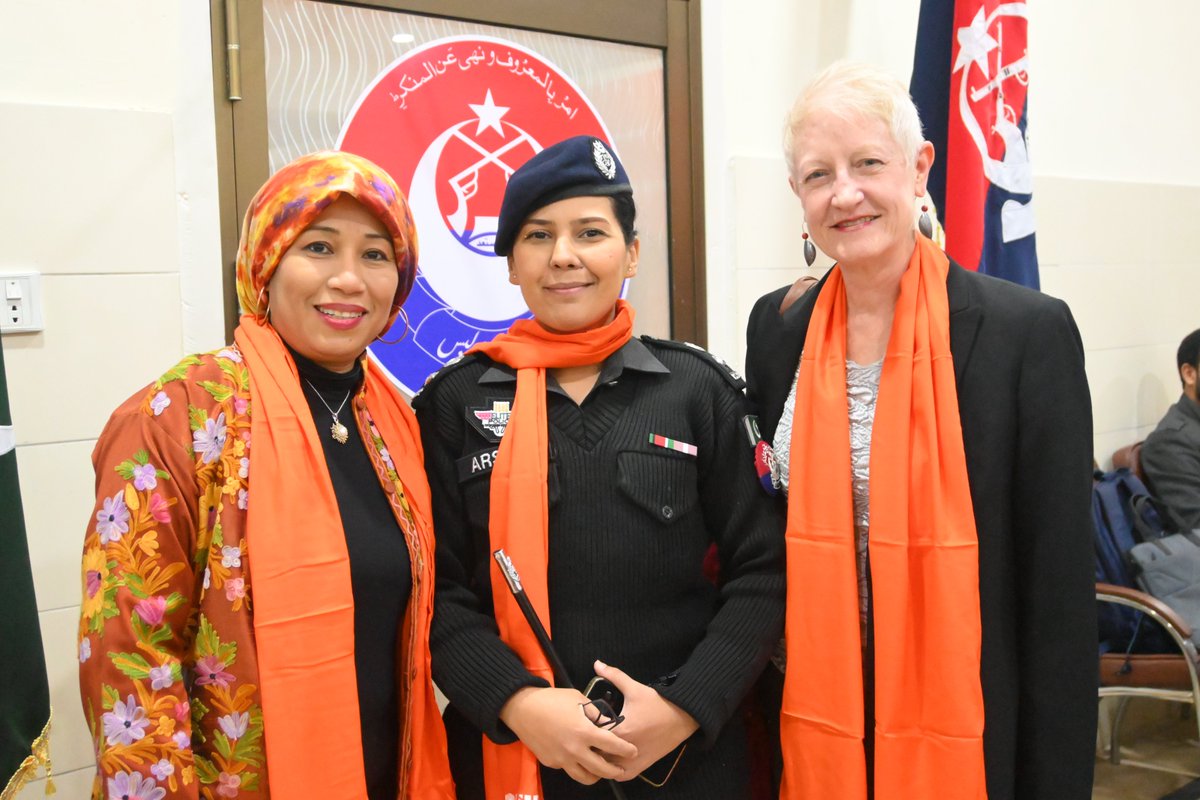 unwomen_pak's tweet photo. INGAD Co-Chairs Ambassador of the @EUPakistan H.E. @RKionka and UN Women CR @Sha_Rassool along with IG of Police Balochistan, Abdul Khalique launched Women Service Provider Network ahead of the #16Days of Activism against GBV. They pledged to UNiTE to be active against VAW. https://t.co/tQWIdxqOQ3