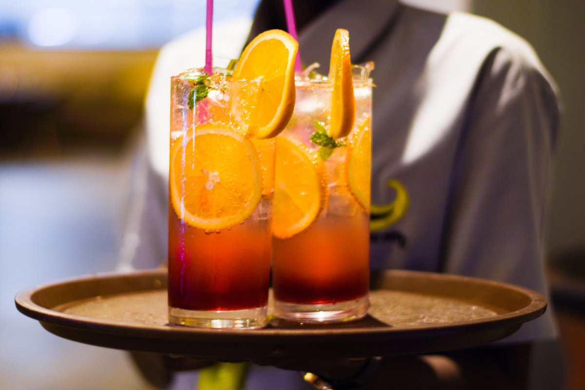 TheYellowChilly's tweet photo. Having a busy day? Come over for a refreshing drink.
We serve delicious food and drinks every day until 11PM.
📌Plot 54B, Kira Road, Jinja
.
.
#theyellowchilly #drinks #indianfood #authenticfood https://t.co/XgZHot51bi