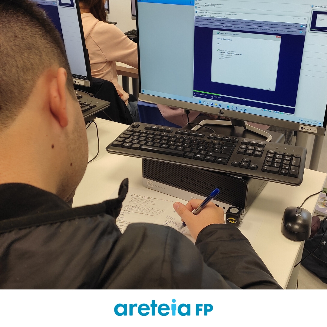 FP_Areteia's tweet photo. Los alumnos de 1º de Sistemas Microinformáticos y Redes, virtualizando Sistemas Operativos en Red.🔌🖥️
#FormacionProfesional #FpMadrid #GradoMedio #GradoSuperior #Tegui #TECO #TAFAD #TSEAS #SMR #Educación #Madrid #frecuenciacardiaca #entrenamiento # #metodologíaparticipativa https://t.co/cl6sG1f0XX