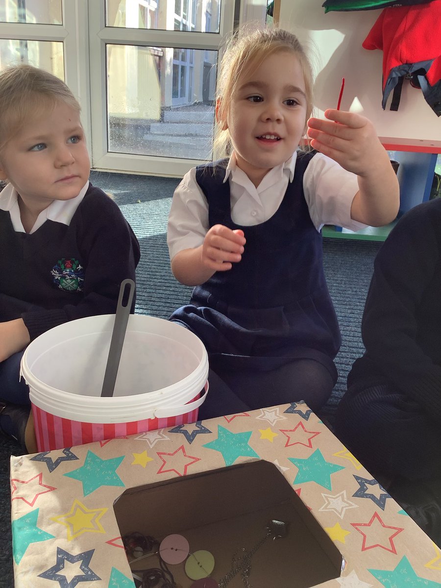 MPS_PrePrep's tweet photo. The Frogs are busy making silly soup with things that begin with the sound n.  Great work. #DiscoverBrillance #TheMillfieldWay @MPS_PrePrep https://t.co/cgrQv4CEd6