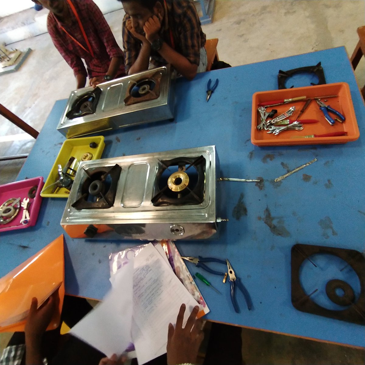 bamon_13_'s tweet image. #day09 #FXEC ❤️ 
#Skilldevelopmentcourse 
#DismantellingAndAssembilingOfgasstove 🛢️
#DismantellingAndAssembilingOfAirConditioner 🥶