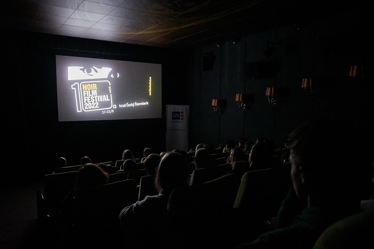 NoirFilmFest's tweet photo. Děkujeme všem za hojnou účast na Ozvěnách Noir Film Festivalu 2022 v kině Lucerna! Těšíme se na vás příští rok v srpnu opět na hradě Český Šternberk! 🥳🖤 https://t.co/FUWlp2cblm