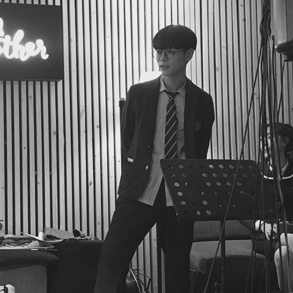 ye_chaniS2's tweet photo. 🎻신예찬 과사 타래🎻 #LUCY #신예찬
(+남친짤 타래)
주인장이 과사인지 구분못해서 과사 아닌 사진 함유 https://t.co/S0r71BOabk