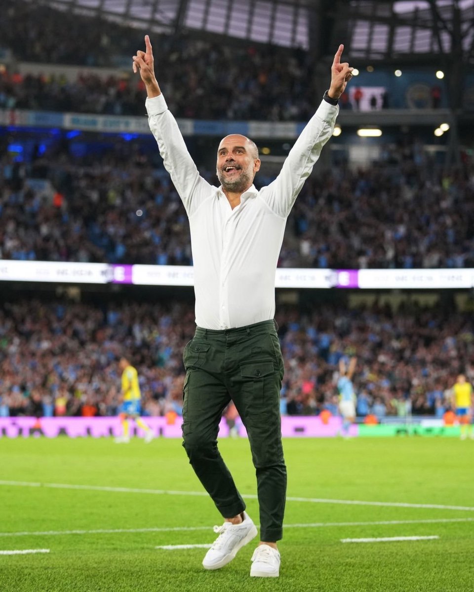 PepSummerCamp's tweet photo. 💙 Moltes felicitats @PepTeam per la teva renovació amb el @ManCity fins l’any 2025.

💪 Molts èxits que esperem celebrar al @PepSummerCamp tots plegats!

#PepSummerCamp https://t.co/WR9hkh1PgY