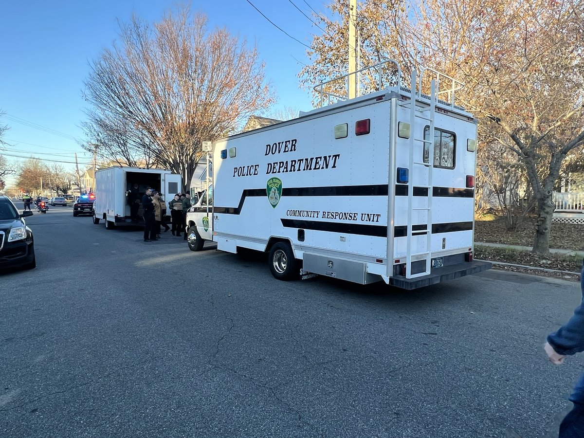 DoverDEPolice's tweet photo. Operation Gobble 2022 is a wrap!

The Dover Police Department in collaboration with the Dover Police Academy #dpdclass4, Neighborgood Partners and Central Delaware Habitat for Humanity delivered 150 meals to downtown residents and several homeless shelters yesterday. https://t.co/1GvbZhR0w8