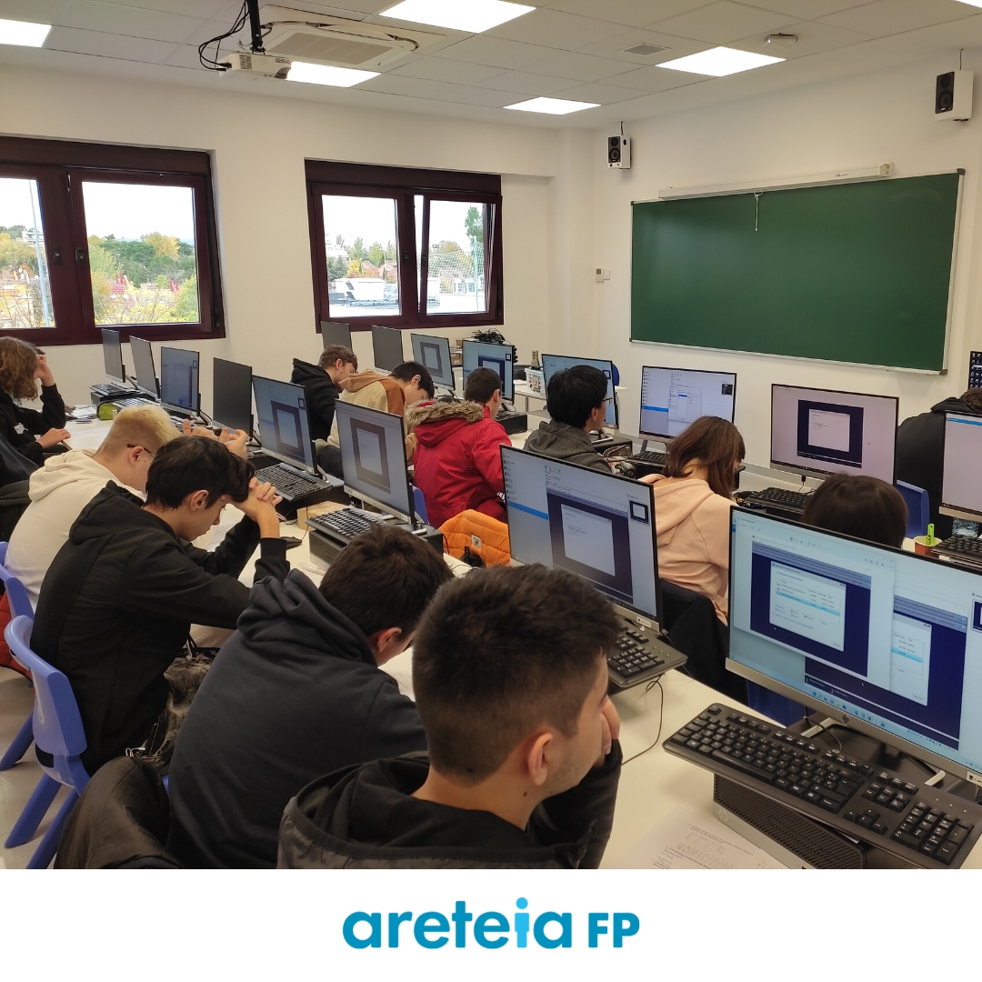 FP_Areteia's tweet photo. Los alumnos de 1º de Sistemas Microinformáticos y Redes, virtualizando Sistemas Operativos en Red.🔌🖥️
#FormacionProfesional #FpMadrid #GradoMedio #GradoSuperior #Tegui #TECO #TAFAD #TSEAS #SMR #Educación #Madrid #frecuenciacardiaca #entrenamiento # #metodologíaparticipativa https://t.co/cl6sG1f0XX