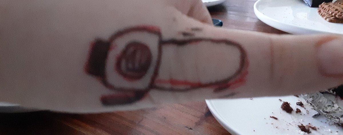 shortea4's tweet photo. Some temporary tatoos!
in order:
Evil dead
a symbol of a friend of mine
Odin tatoo made of primary numbers under 10 (1 spear, 2 ravens, 3 shadows in the eyes, 5 godrays, 7 rings) https://t.co/SLuLkH4nvt