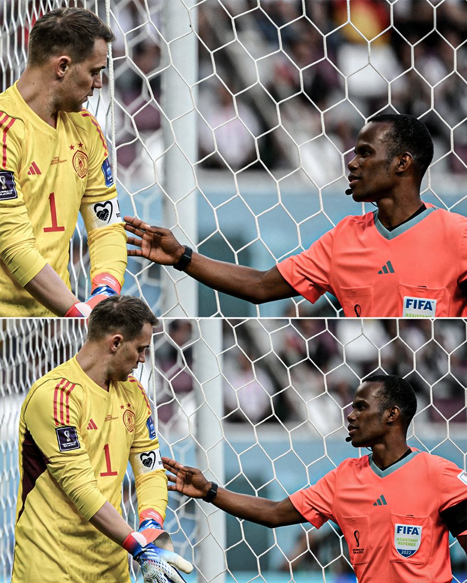 ESPNFC's tweet photo. Neuer having his captain's armband checked by an assistant referee before kick off. https://t.co/Jb41MQ9fRG