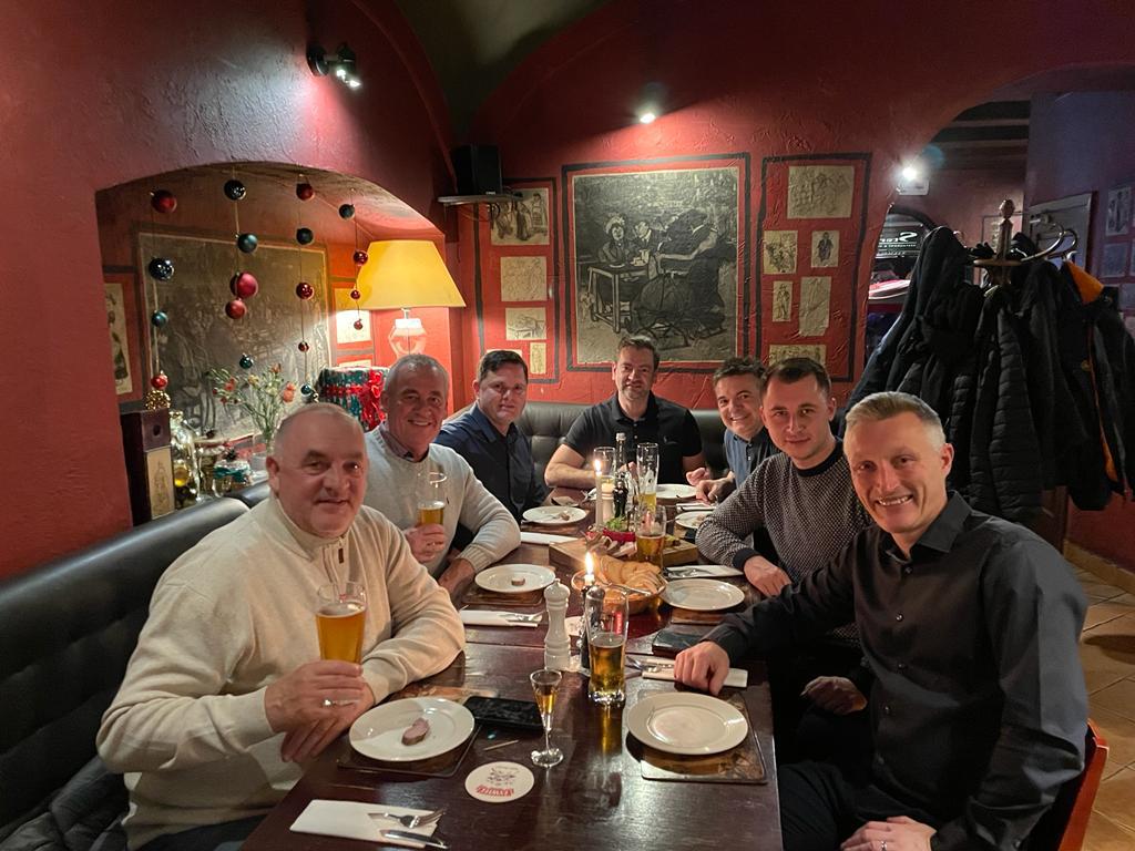 Many thanks to <a href="/Aluprof_UK/">Aluprof UK</a> for inviting us to #Poland for a two day tour of their manufacture, operations and logistics sites, a superbly interesting two days.
Thank You for your amazing hospitality #Aluprof team 😊

linkedin.com/posts/elite-al…

#aluminium 
#Poland 
#Aluprof