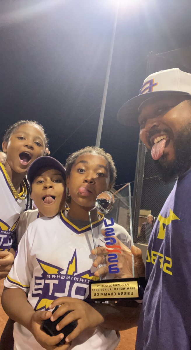 CoachBurden3's tweet photo. Finished the fall season 29-0 and ranked #1 in the nation by @USSSAFastpitch. #BirminghamThunderbolts2028Brashears https://t.co/SFJgBfIqKo