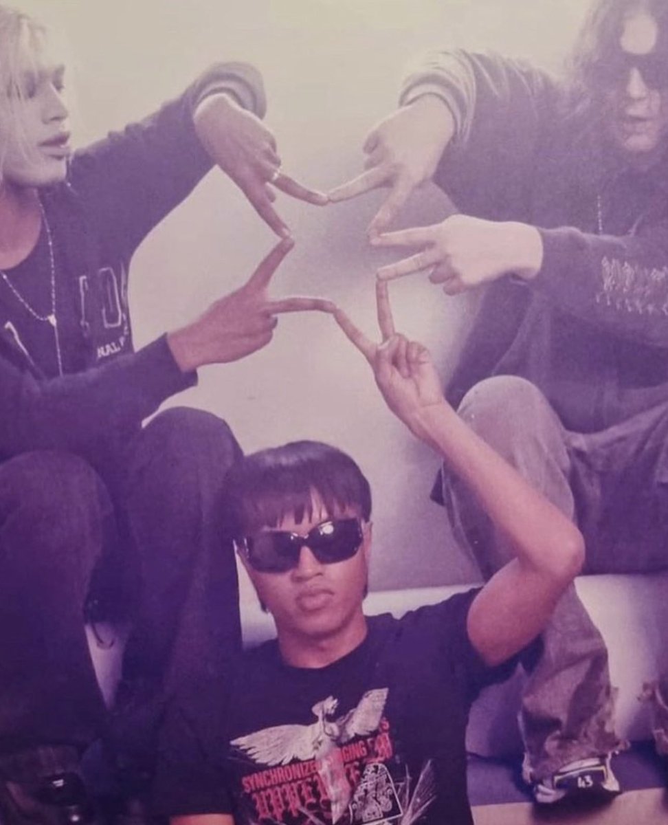 THAIBOYAGENDA's tweet image. this photo will end racism one day