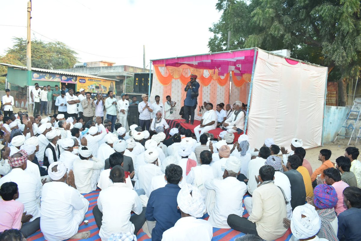 BjpGoga's tweet photo. આજે સુઈગામ, લીંબોણી, નવાપુરા, કુંભારા, સેડવ, દુધવા, જોરાવરગઢ, ઉચોસણ, ભટાસણા તેમજ અન્ય ગામોમાં જનસંવાદ કર્યો, તમામ સમાજના અગ્રણીઓ, ગ્રામજનો અને આપ સૌએ જે સાથ અને સહકાર આપ્યો સ્વાગત કર્યું એ બદલ આપ સૌનો ખૂબ ખૂબ આભાર.. https://t.co/CXPzwyrMbP