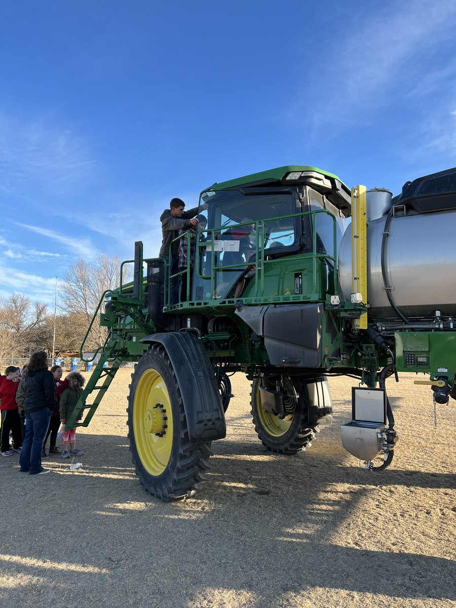 kwitthuhn303's tweet photo. Ag Morning for @USD303 elementary students! They had a ton of fun and learned a lot about agriculture. Thank you to Mrs. K and the FFA officers! https://t.co/TvgfqjX6dv