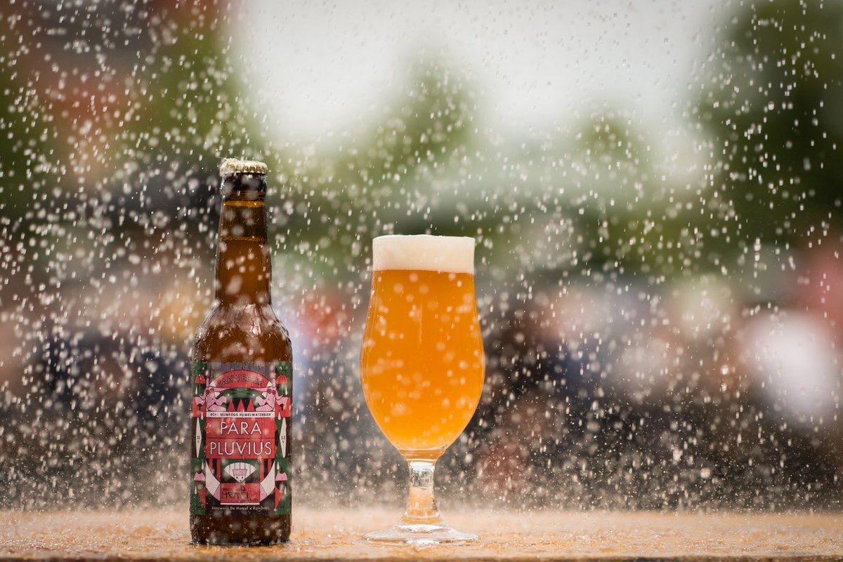 Parapluvius - Een bier gemaakt met regenwater ism <a href="/Rainwaterbeer/">Rainbeer</a> !

Het is een blond tarwebier met 5,5% alcohol en een frisse kruidige smaak van zoethout en sinaasappelschil.

Nu te koop in onze webshop: webshop.brouwerijdehemel.nl/index.php/bier…