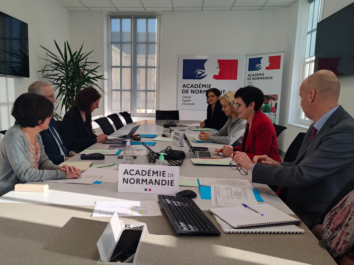 #Notreécole faisons-la ensemble
Lancement de la première commission académique d’examen des projets. 
L'équipe de suivi présente les premiers projets élaborés par les écoles et les établissements pendant les #concertations
👉réussite &amp; bien-être des élèves
ac-normandie.fr/notre-ecole-fa…