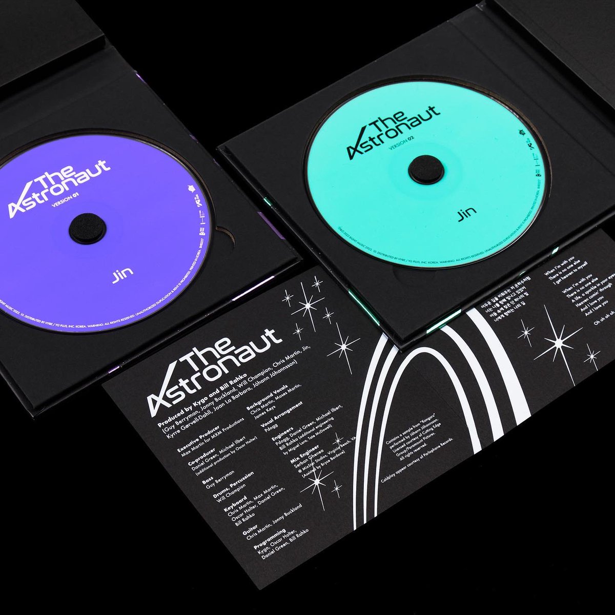 bbareunson's tweet photo. 📡 BTS Jin the First Solo Album, ⟨The Astronaut⟩ Logo and Album Identity Design

📡 방탄소년단 진의 첫 솔로 앨범 ⟨The Astronaut⟩의 로고와 피지컬 앨범을 위한 아이덴티티 디자인 작업을 진행했습니다.

📡 Client: BIGHIT MUSIC
📡 Creative Directed by Hyeri Lee
📡 Photo: Kim Minseon https://t.co/LChJRP0PzO
