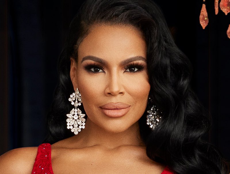 bravobeez's tweet photo. Breaking: #RHOP star Mia Thornton seemingly confirms exit from the hit reality series after ATTACKING costar Wendy Osefo! 🔥🌸 https://t.co/YpGgSvC1oC