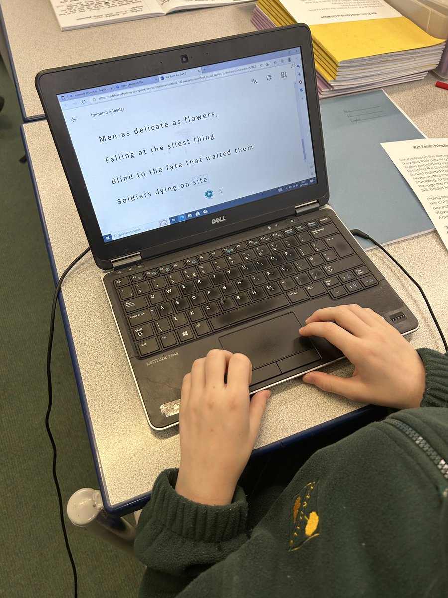 This morning we used #ImmersiveReader to support a student in my class with #dyslexia to write a war poem in the style of Dulce et Decorum Est. @MSEducationUK #MIEExpert #TeamMIEESouthEast