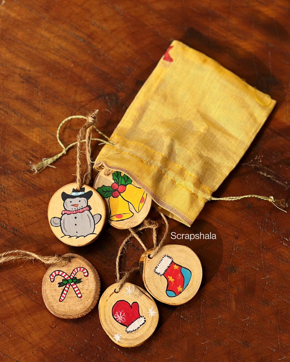 scrapshala's tweet photo. Why cant we use sustainable decor options for festive decor in corporate offices?

Handcrafted, upcycled and sustainable Christmas ornaments for upcoming festival.

Big corporate houses can pave a path of sustainability for smaller ones!

#CSR #festivetrash #banaras #nosingleuse https://t.co/VW1vIBHjCr