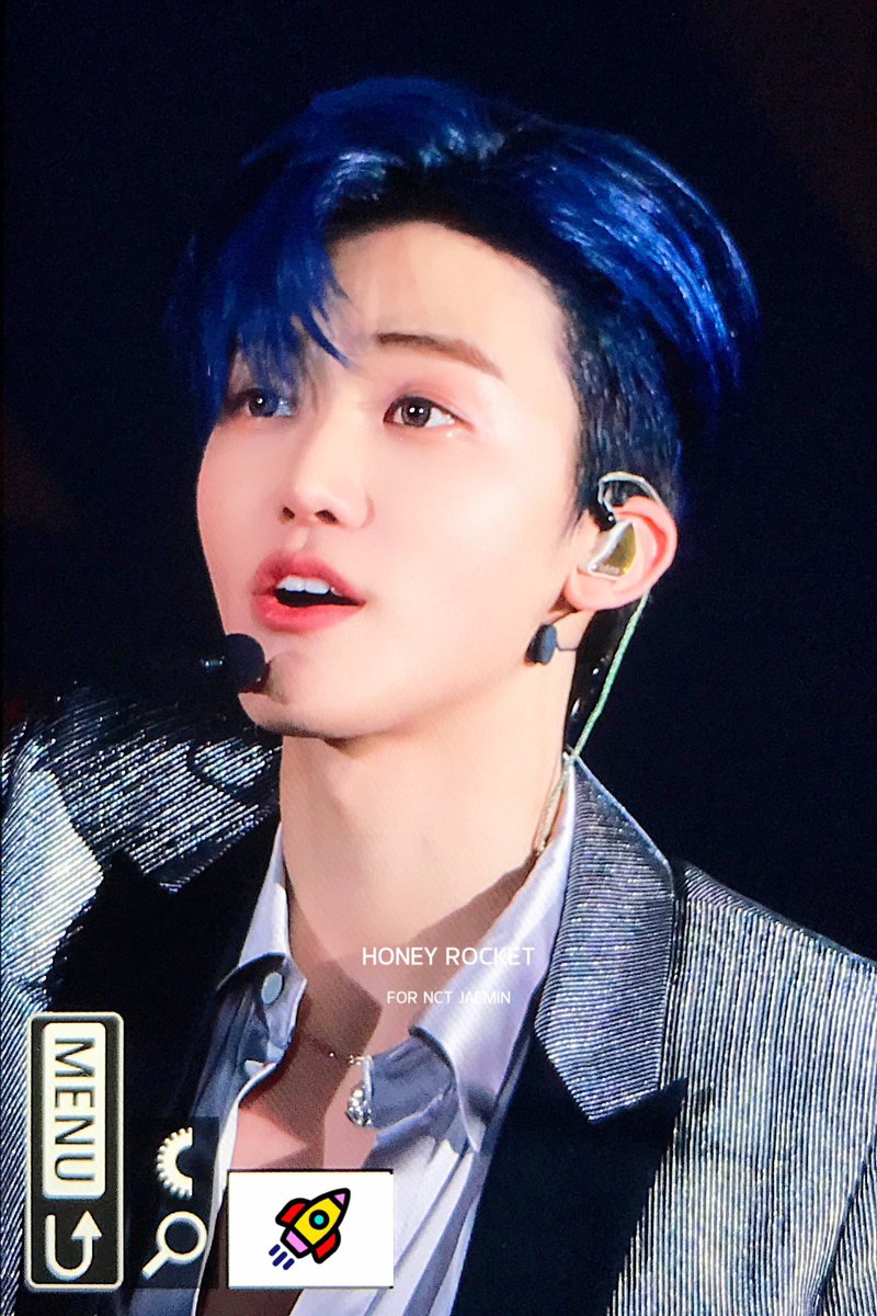 njmhae's tweet photo. dark blue hair jaemin is actually one of the best things to ever happen https://t.co/sLeUUhNQOX