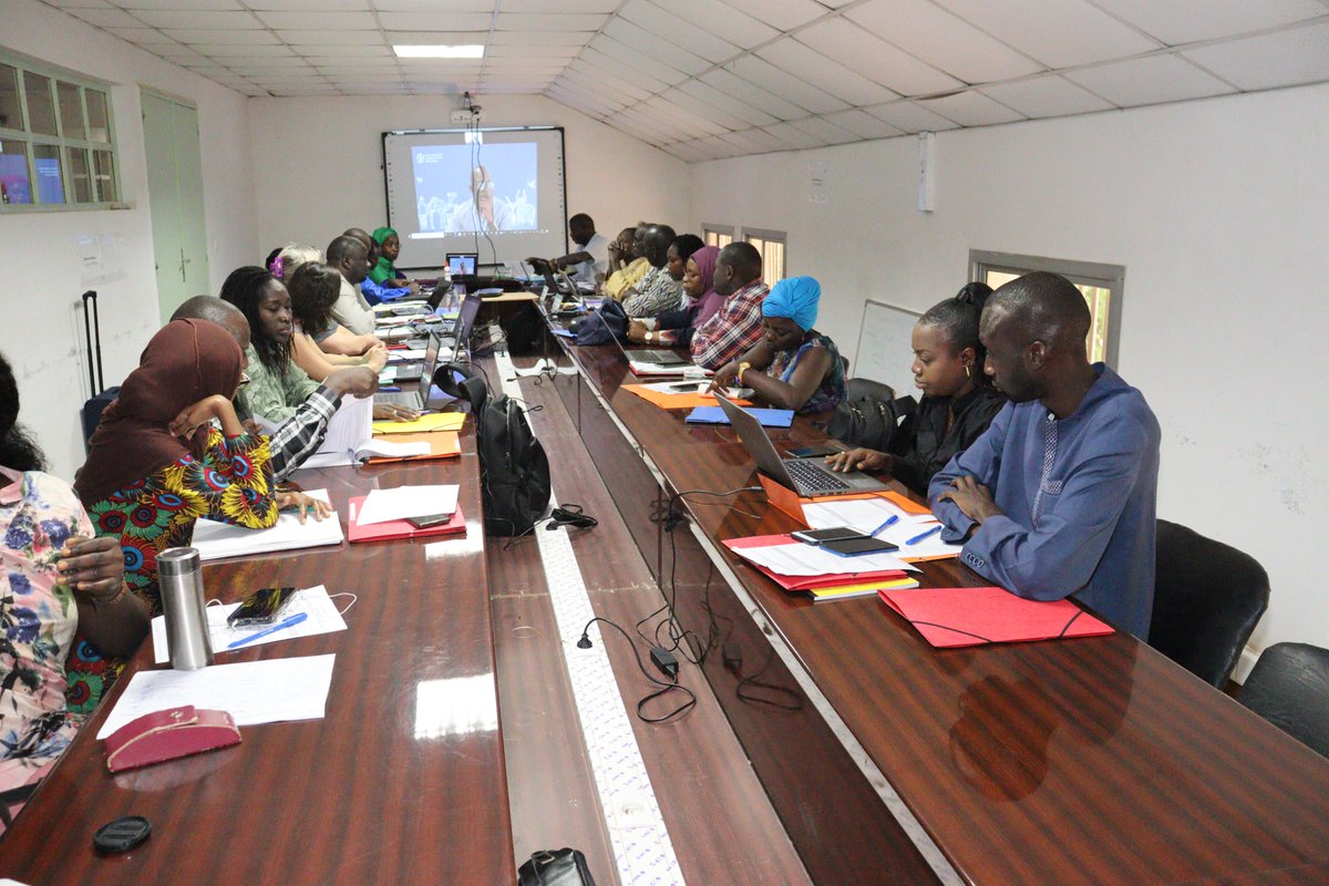 LNERV4's tweet photo. Ce 15 novembre 2022, l’ISRA/LNERV et UMR/CIRAD ont co-organisé l'atelier de clôture du projet de jumelage entre l’ISRA/LNERV, la DSV Sénégal et le CIRAD sur la FVR qui est une des six maladies zoonotiques prioritaires au Sénégal. 
@Cirad @FAO @WOAH_Global https://t.co/9wAnp79wdm