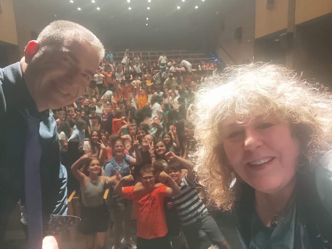 bigmamamontse's tweet photo. Dissabte tinc "doblete"! Al matí actuaré a l'espai Pere Quart de Sabadell, dins ode la Sermana de poesia, 13h, i a la tarda, a la sala d'actes de la Bibl. Tecla Sala amb en Joan Pau Cumellas explicant la història del blues, a les 18h

https://t.co/IKAmVe6c9l https://t.co/Z5JxZAuf7V