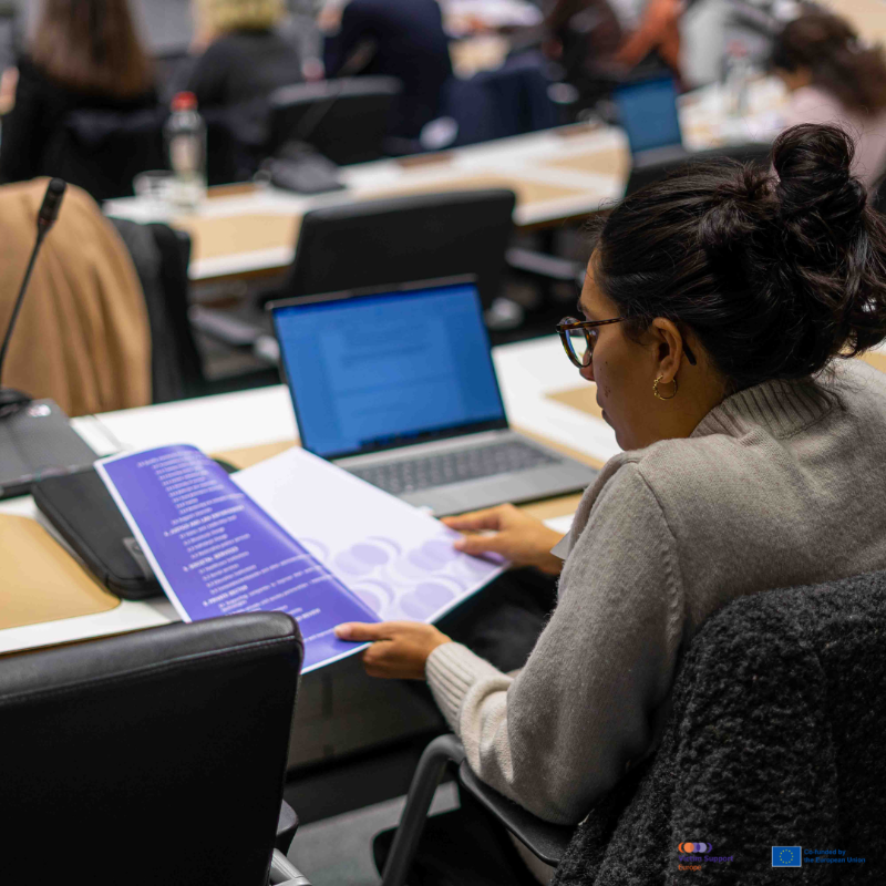 VictimSupportEU's tweet photo. 📣 It’s time to move from rights-focused services to a more systemic approach to supporting #victims.
In a victim-centric #NationalVictimSupportFramework, victims should always be at the centre, their needs driving our actions.
Discover how VSE envisions this in our new paper👇