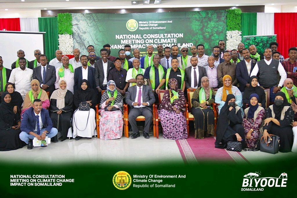 AdenAhmedHasen1's tweet photo. #Ministry of #Environment and #Climate #Change has successfully concluded two-days National Consultation Meeting on Climate Change Impact in Somaliland, valuable communique emerged.
#SLClimateActionNow
#ClimateEmergency 
#SDG13
#climatechange https://t.co/0eWgobMWgp