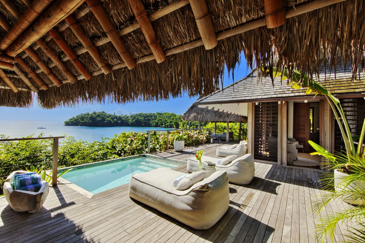 Languid lounging comes naturally in Casita Mirador - one of our fabulous, discreet hideaways 🌴 
Tucked between the trees overlooking the rippling waves of the bay is this romantic retreat, surrounded by lush, tropical gardens. Discover more at islassecas.com/casita/casita-…
#IslasSecas