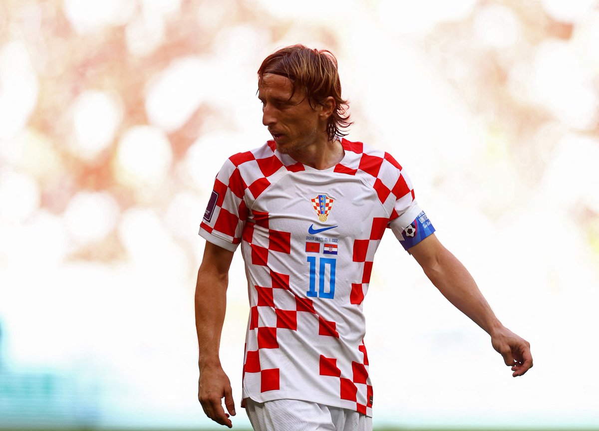 the oldest player to play in the world cup