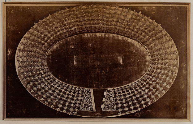 Ravilious2's tweet photo. In our new @UCLpress book, @dalzielproject analyses how ‘image technologies of photography and wood engraving were used together, as a linked ecology, in the nineteenth century to translate a wide range of museum objects for illustration.’ 🧵 https://t.co/DgFIKHLB1M