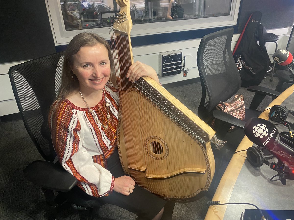 Irena Kalinovich played her beautiful bandura for us this am on ⁦@CBCEyeopener⁩ It’s Ukraines national instrument. She’ll play again Thurs 6pm Memorial Library