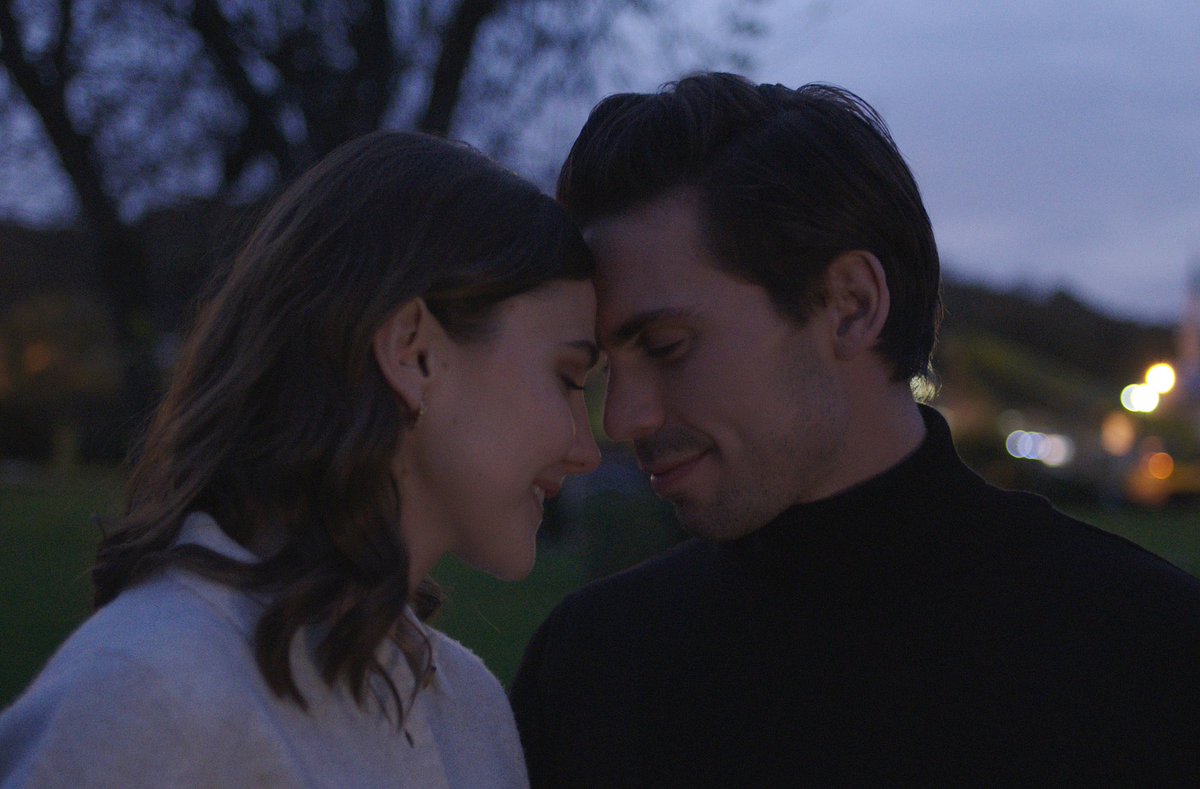 Binbir duyguyu bir arada yaşatacak bir bölüme hazır mısınız?! ✨
Bugün günlerden #BirPeriMasalı! ❤️‍🔥