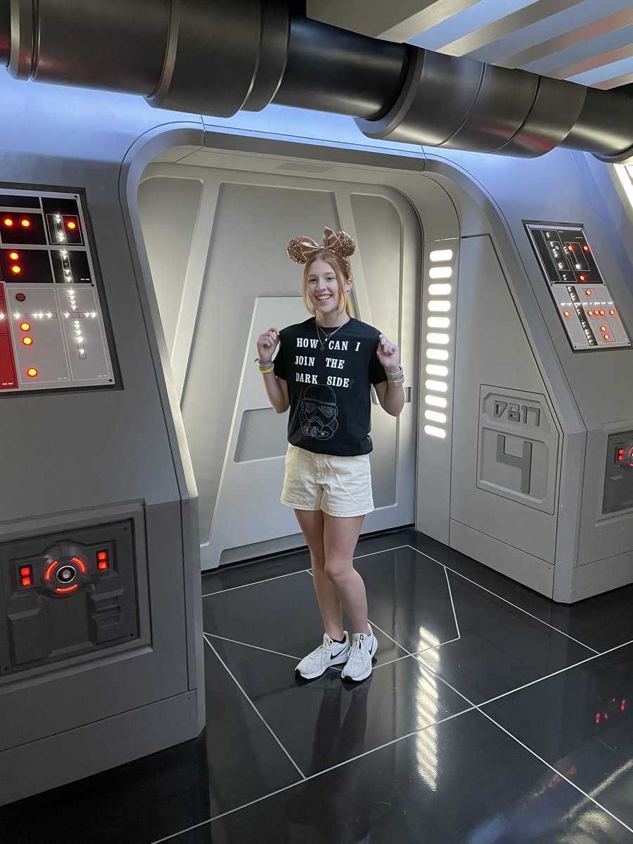 Rose 🦈 tweet media