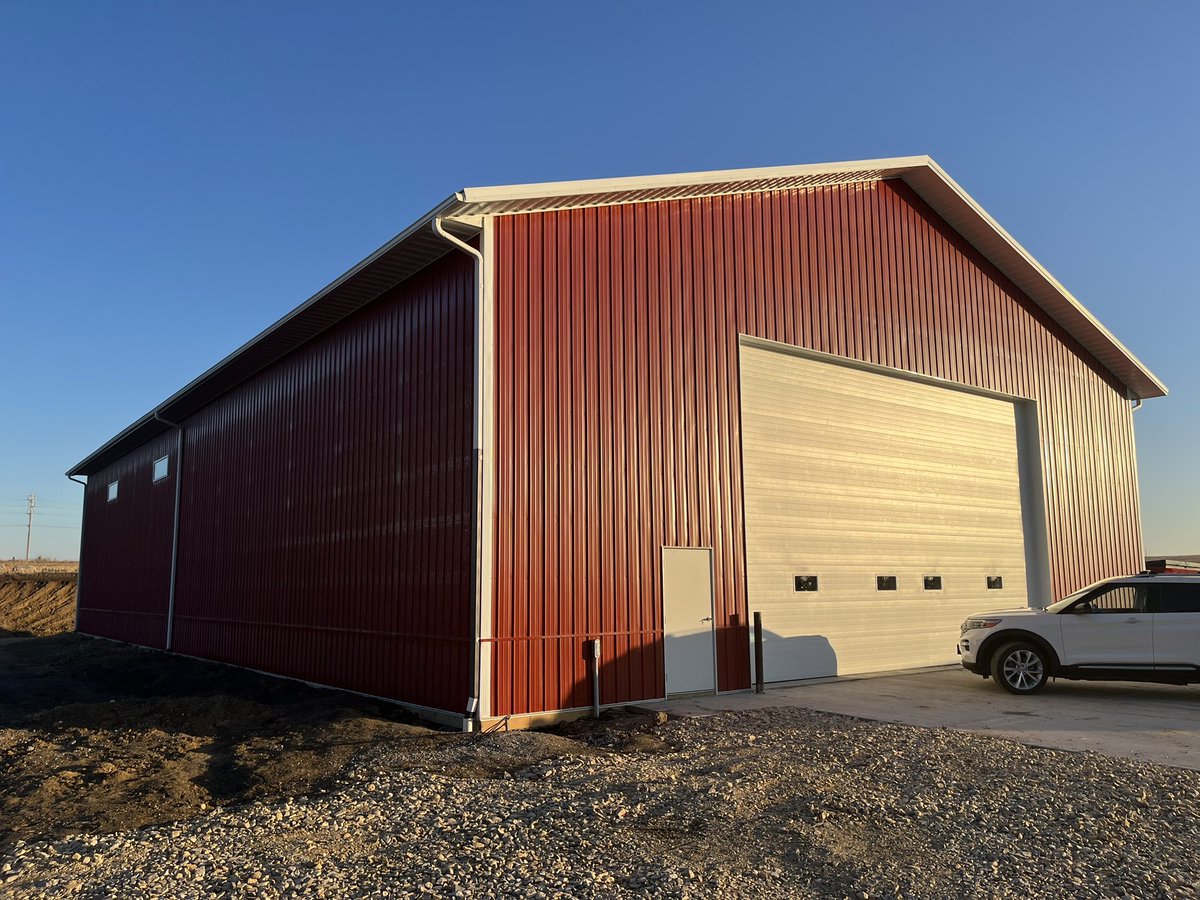 We have doors! #newshopforchristmas #AgTwitter <a href="/Adejong_80/">Amanda De Jong</a> <a href="/ryandj1979/">Ryan De Jong</a>