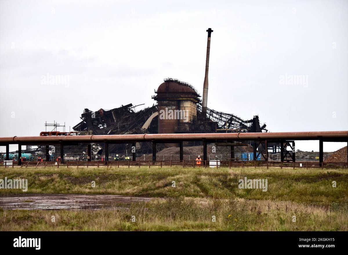 The #Teesside skyline changed dramatically this morning as the former #RedcarBlastFurnace was demolished to make way for redevelopment as part of the #TeessideFreeport . All available via Alamy Live News (feel free to DM for links). #Redcar #demolition #industry #NorthEast